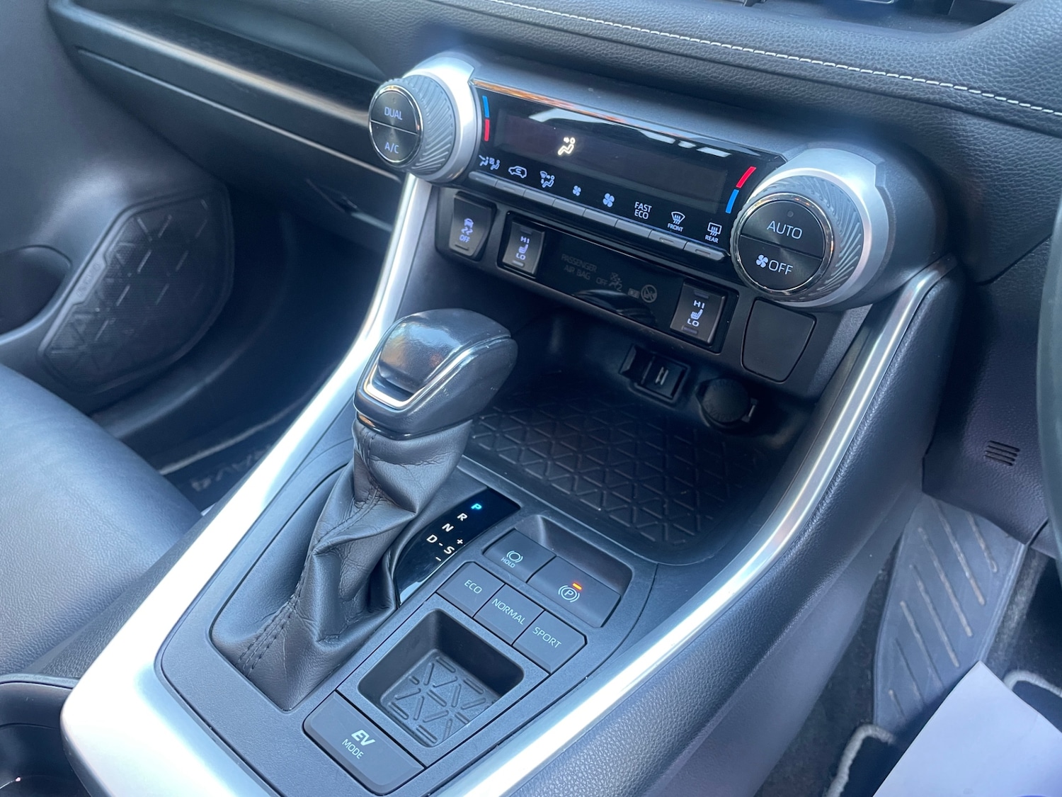 Used Toyota RAV4 2021 for sale - 76807327: Photo 26