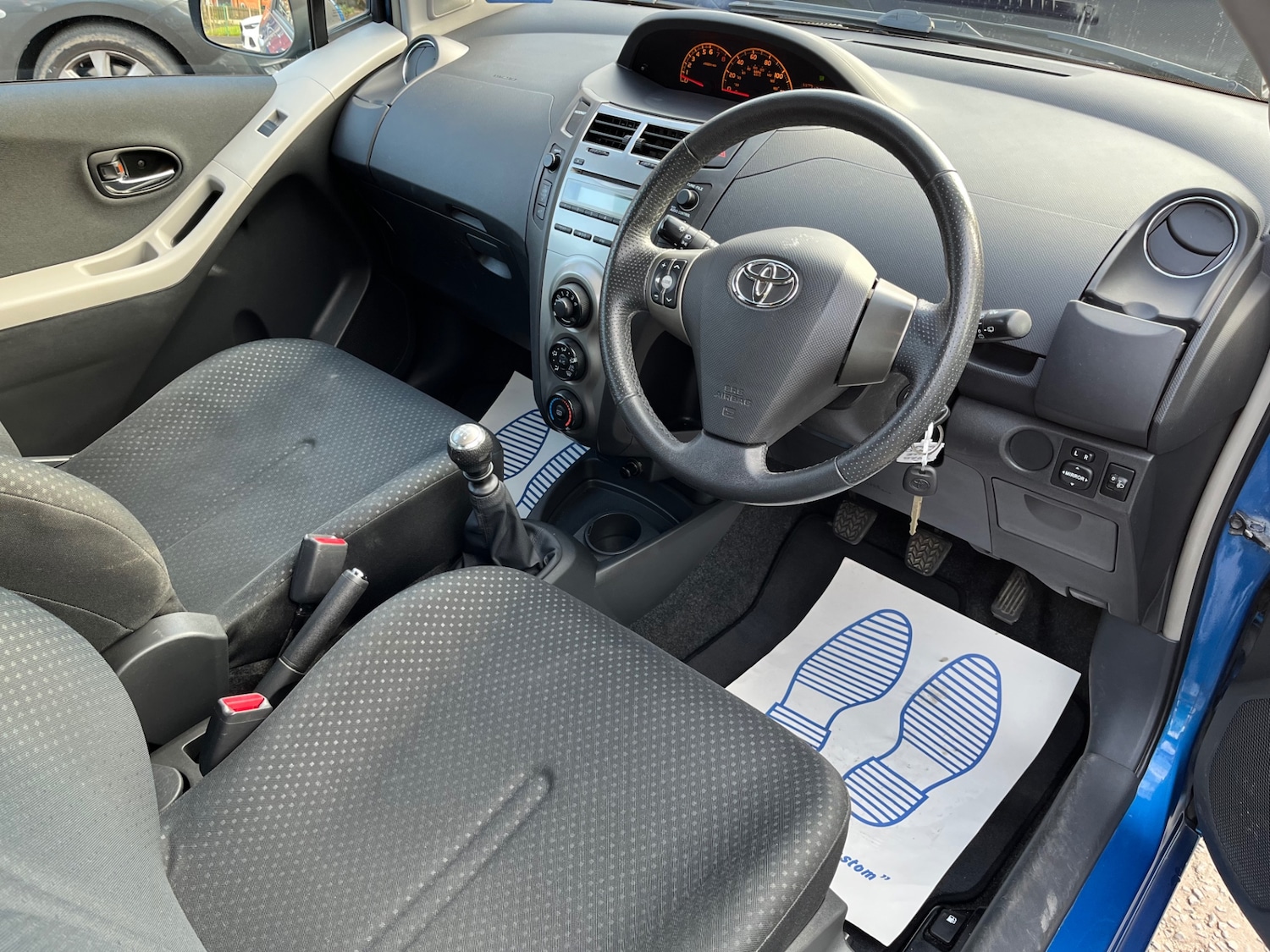 Used Toyota Yaris 2010 for sale - 78218120: Photo 7