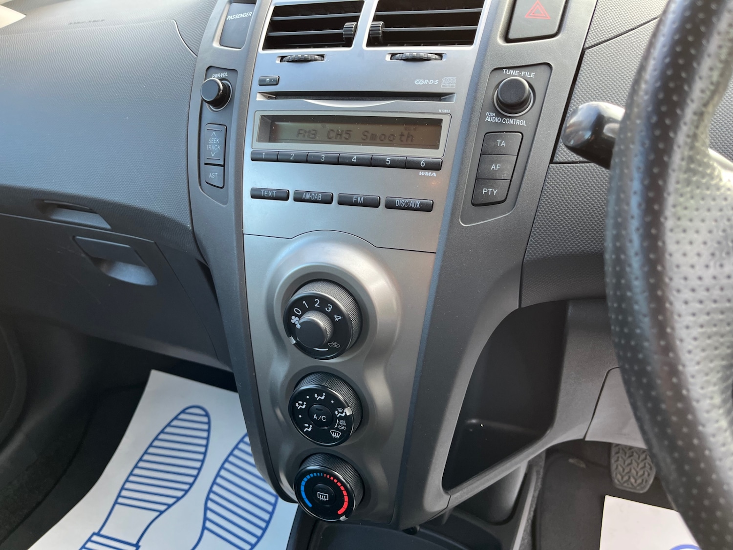 Used Toyota Yaris 2010 for sale - 78218120: Photo 9