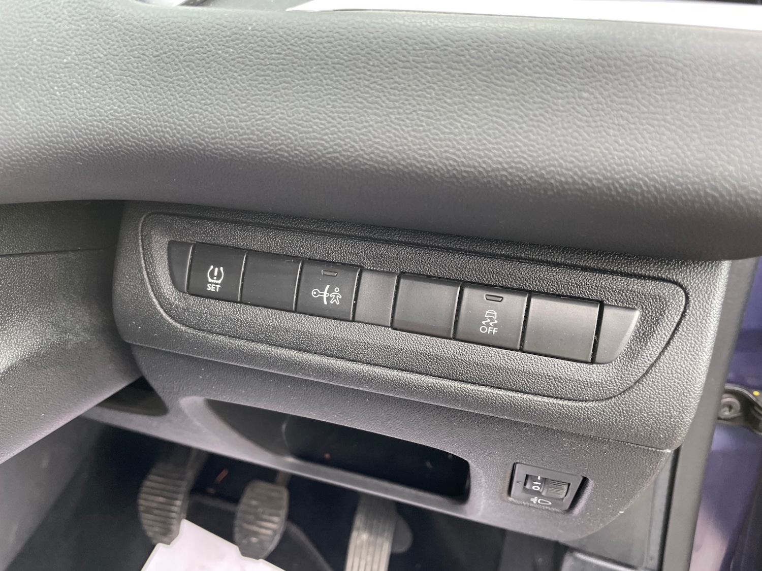 Used Peugeot 208 2015 for sale - 76620637: Photo 10