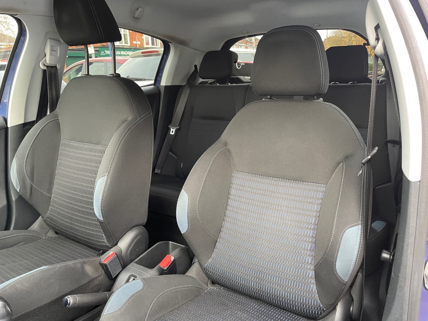 Used Peugeot 208 2015 for sale - 76620637: Photo 8