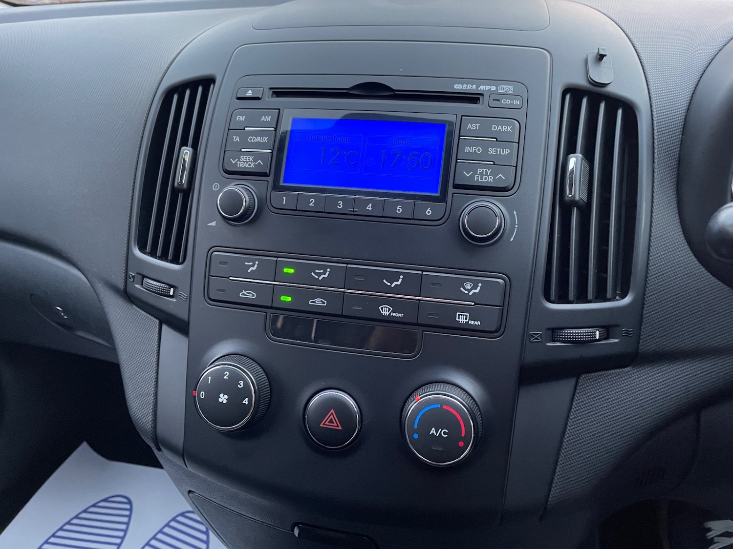 Used Hyundai i30 2010 for sale - 76376784: Photo 11