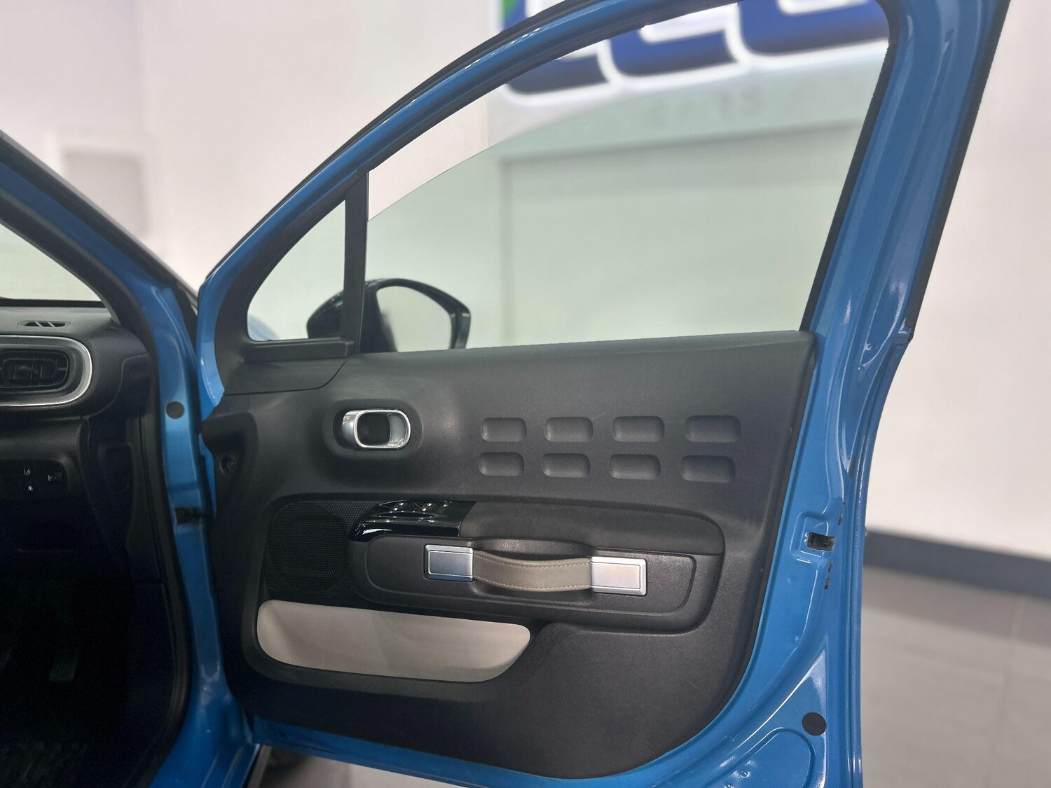 Used Citroen C3 2017 for sale - 76042023: Photo 32