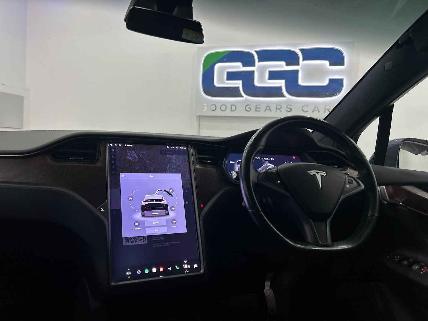 Used Tesla Model X 2020 for sale - 76121998: Photo 2