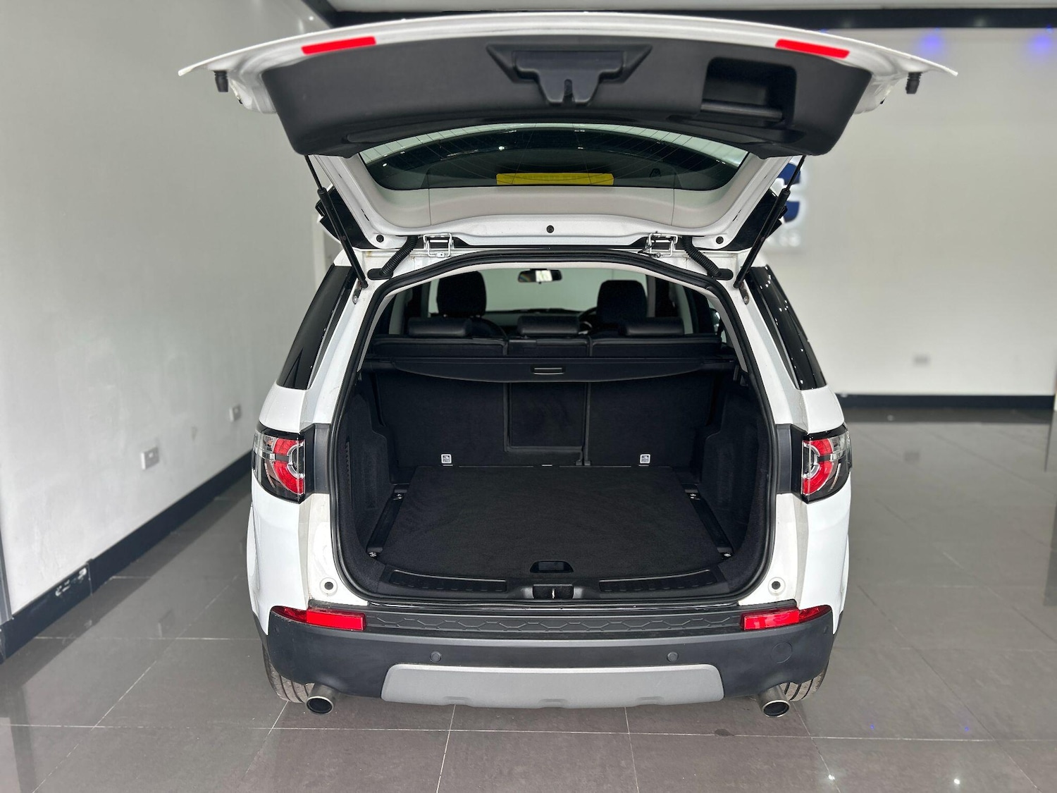 Used Land Rover Discovery Sport 2017 for sale - 75990091: Photo 30