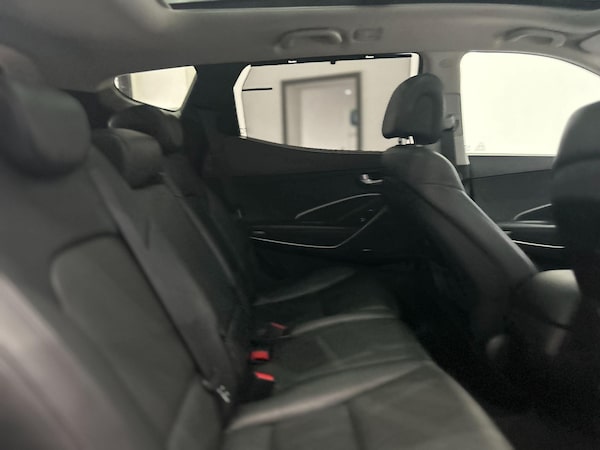 Used Hyundai Santa Fe 2015 for sale - 76188464: Photo 17