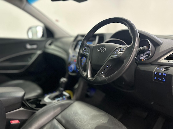 Used Hyundai Santa Fe 2015 for sale - 76188464: Photo 2