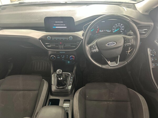 Used Ford Focus 2018 for sale - 76042642: Photo 2