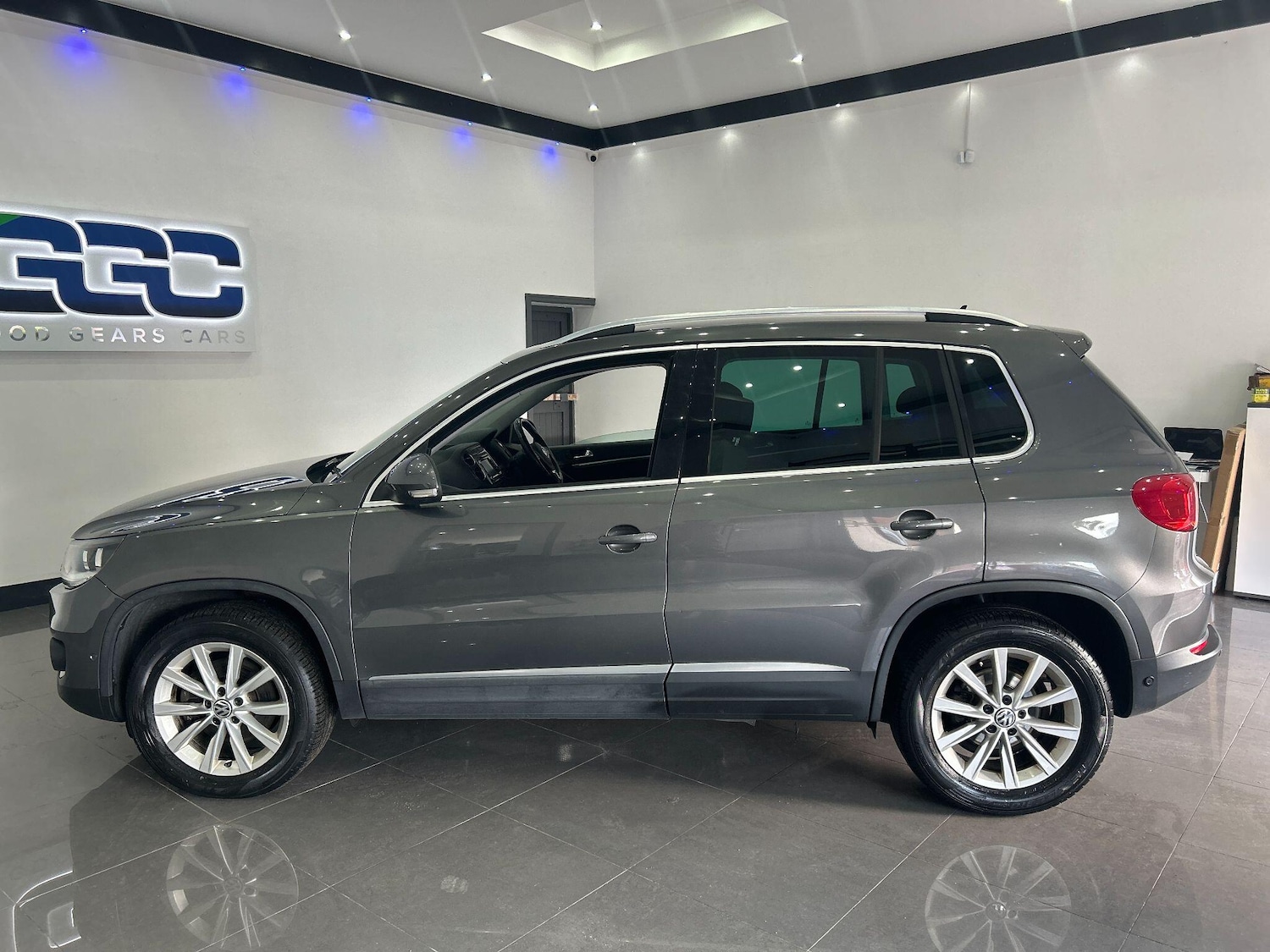 Used Volkswagen Tiguan 2012 for sale - 76083687: Photo 15