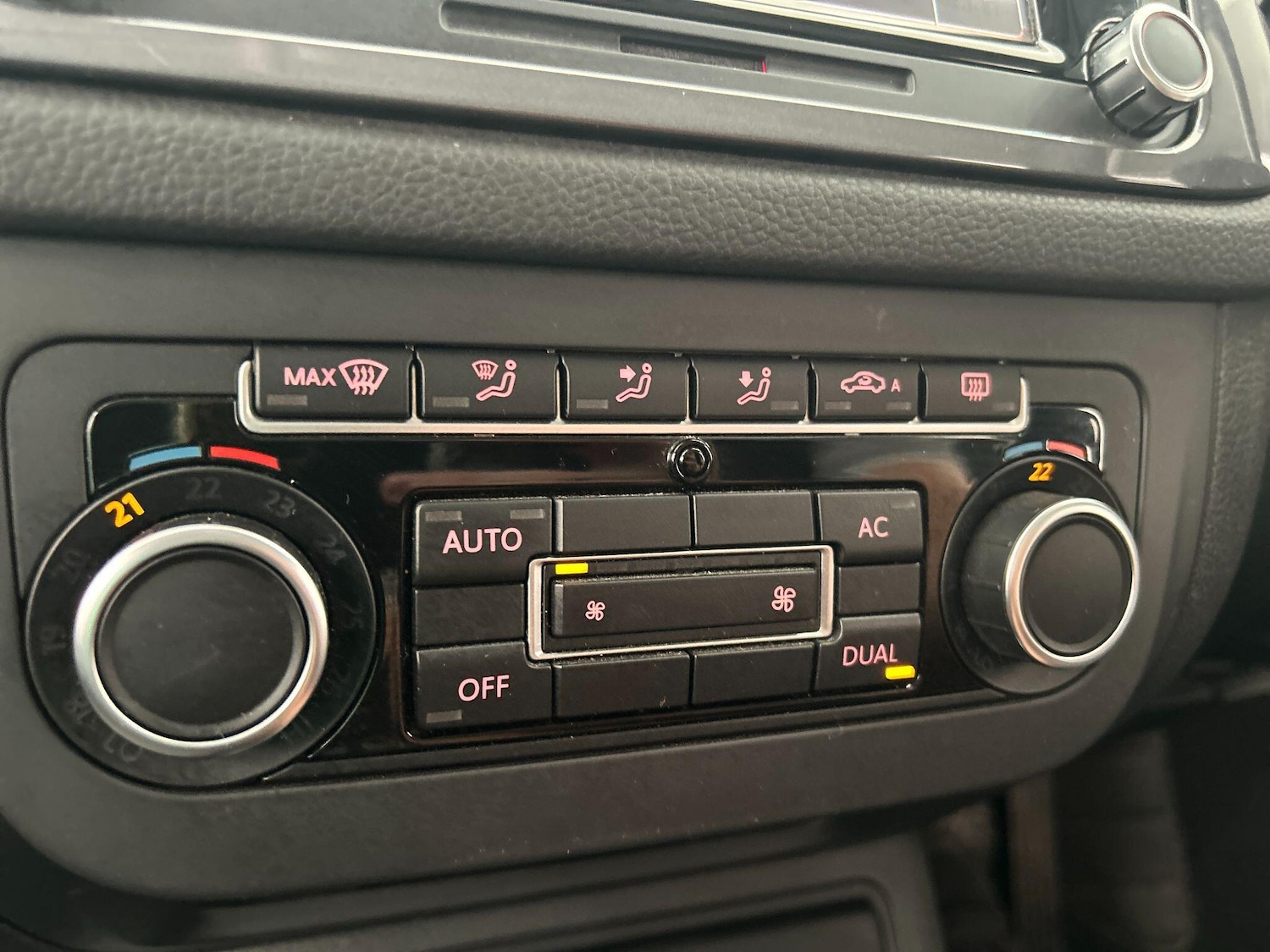 Used Volkswagen Tiguan 2012 for sale - 76083687: Photo 38