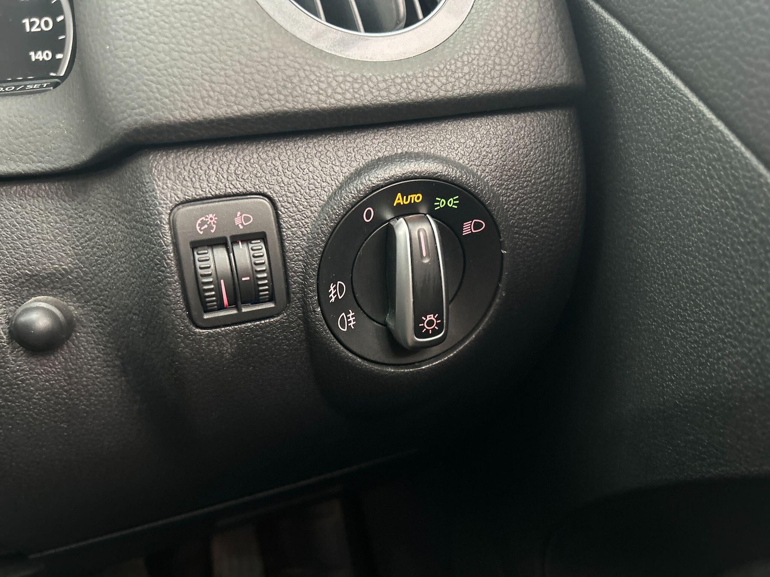 Used Volkswagen Tiguan 2012 for sale - 76083687: Photo 41