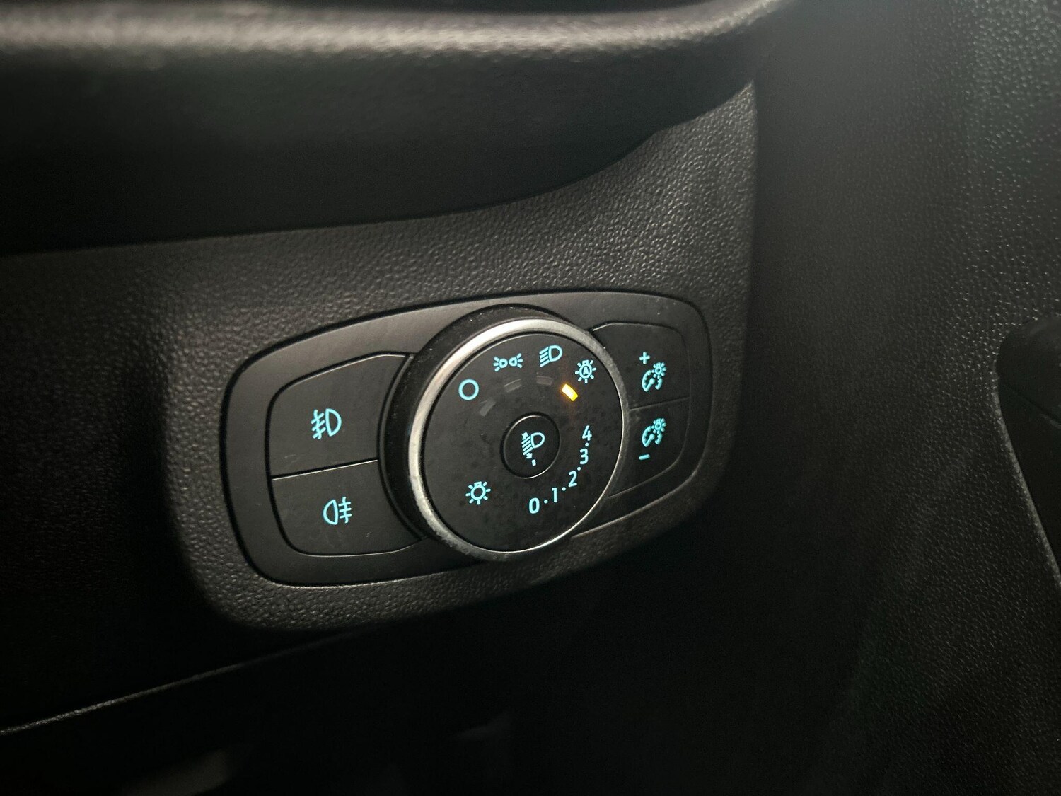 Used Ford Fiesta 2019 for sale - 76306523: Photo 32