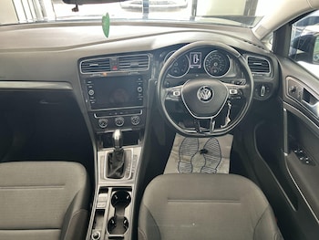 Used Volkswagen Golf 2018 for sale - 75926817: Photo