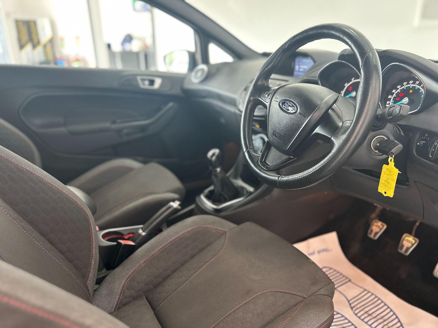 Used Ford Fiesta 2017 for sale - 76306189: Photo 2
