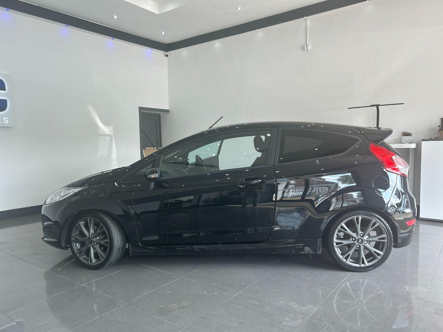Used Ford Fiesta 2017 for sale - 76306189: Photo 22