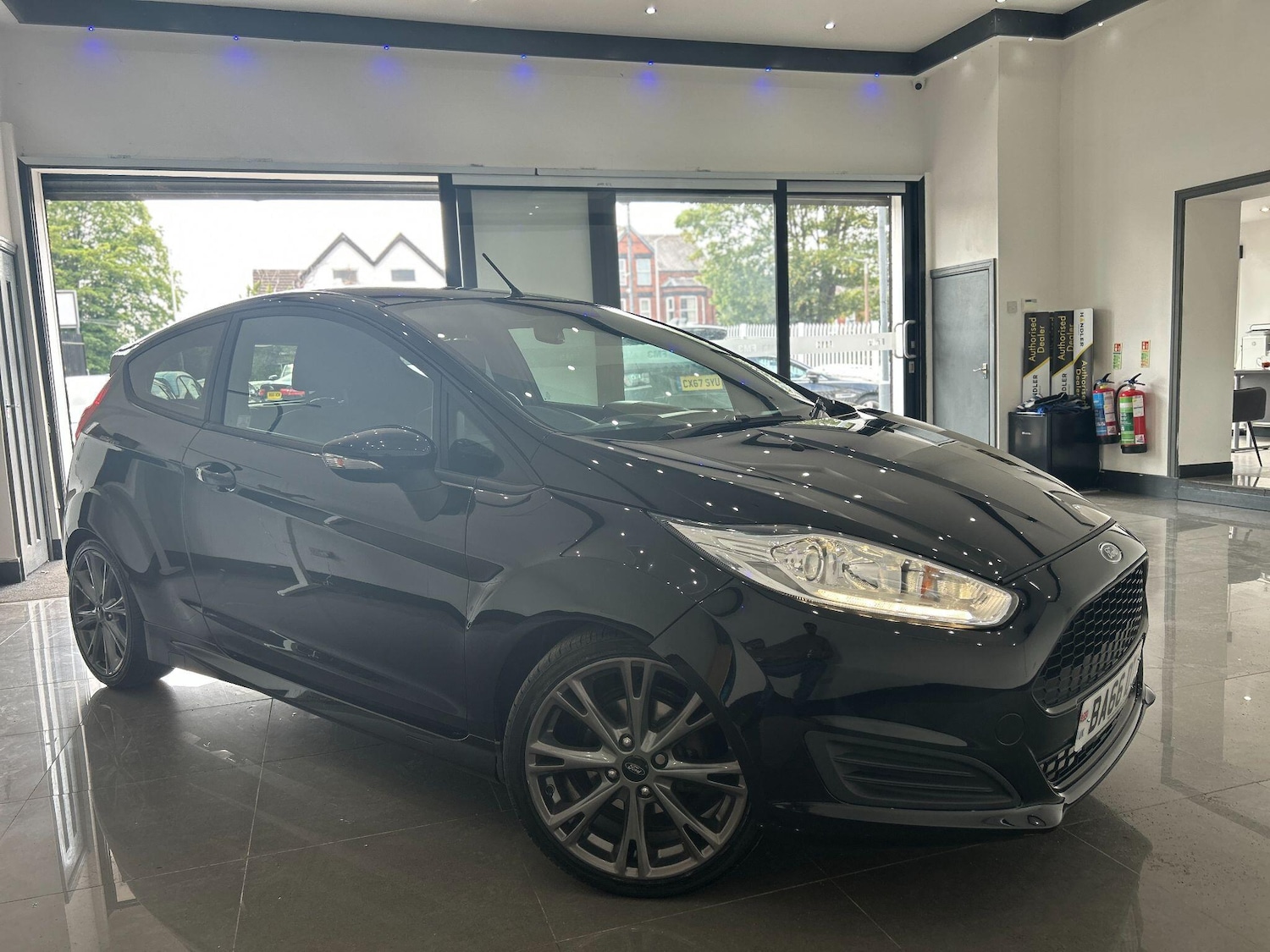 Used Ford Fiesta 2017 for sale - 76306189: Photo 4