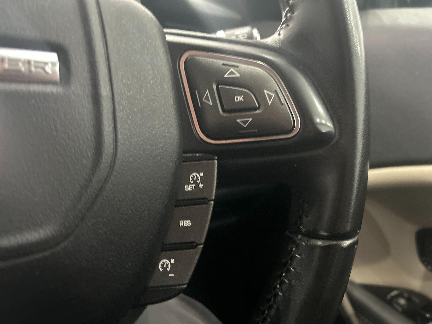Used Land Rover Range Rover Evoque 2017 for sale - 75927763: Photo 23