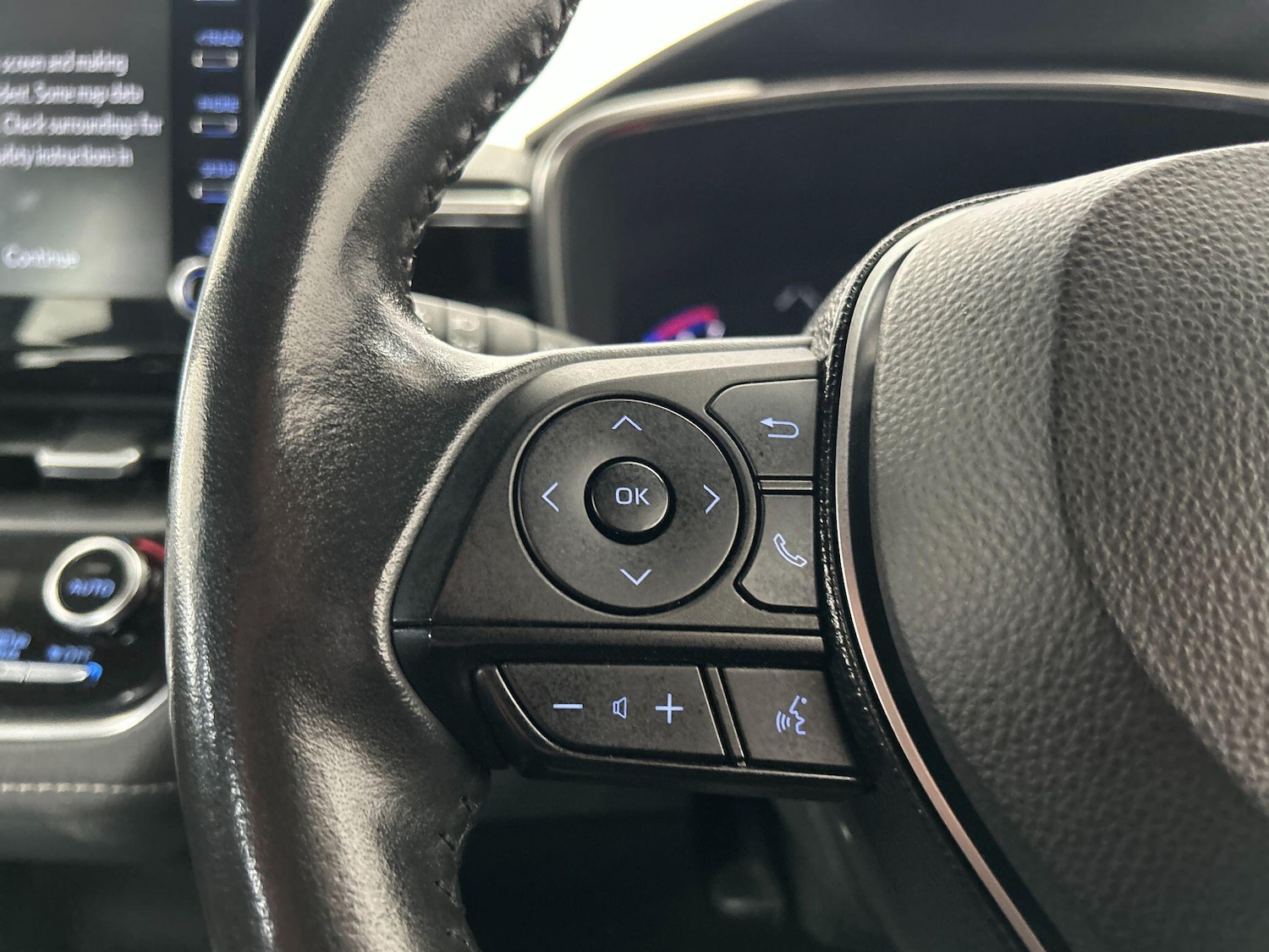 Used Toyota Corolla 2020 for sale - 76307696: Photo 33