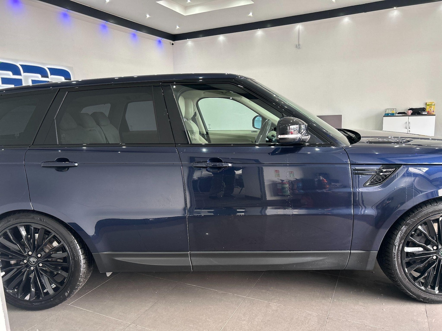 Used Land Rover Range Rover Sport 2015 for sale - 76349152: Photo 13