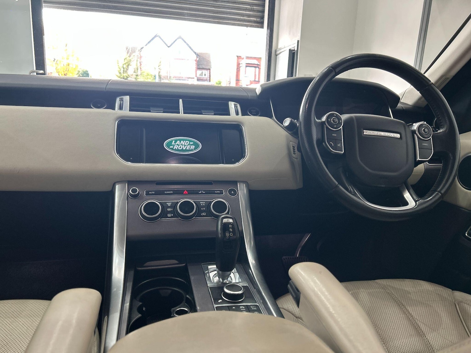 Used Land Rover Range Rover Sport 2015 for sale - 76349152: Photo 2