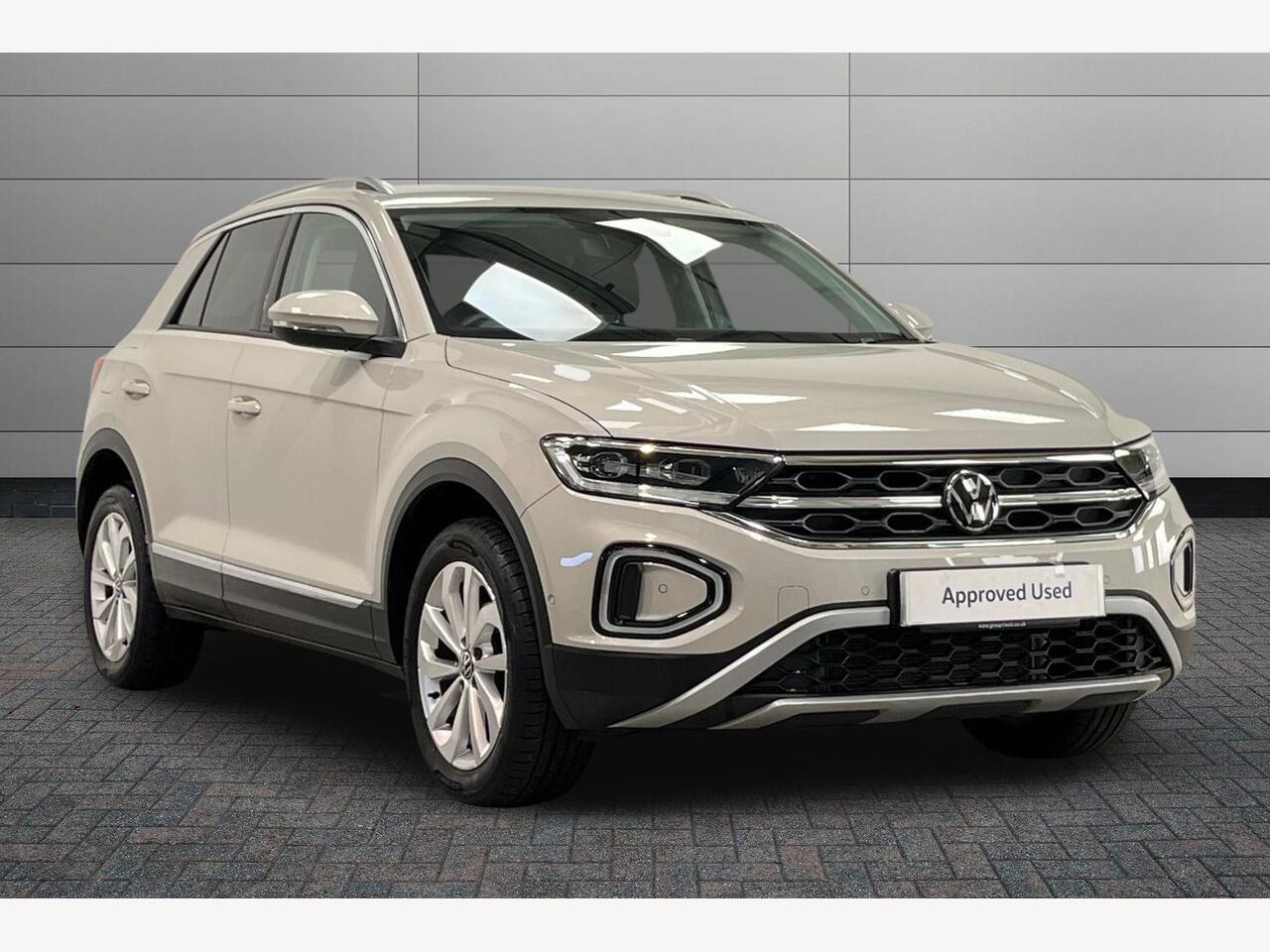 Used Volkswagen T-Roc 2023 for sale - 76676114: Photo 1