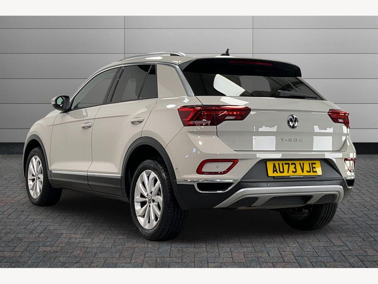 Used Volkswagen T-Roc 2023 for sale - 76676114: Photo 3