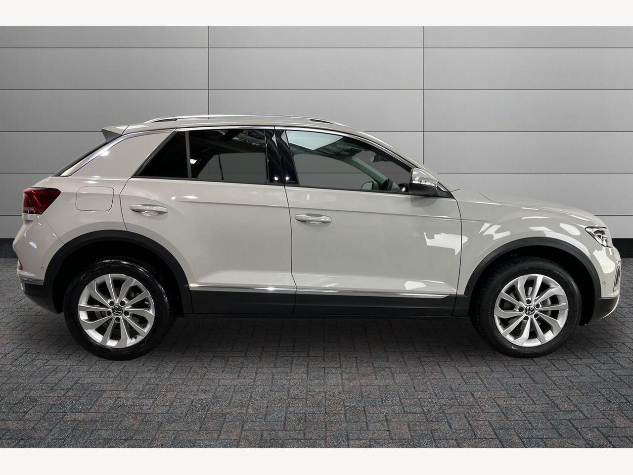 Used Volkswagen T-Roc 2023 for sale - 76676114: Photo 5