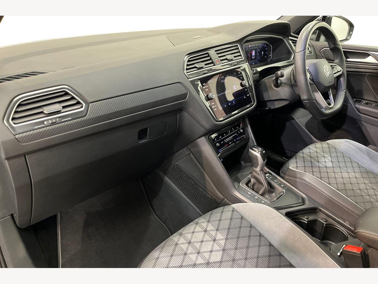 Used Volkswagen Tiguan 2024 for sale - 77427972: Photo 2