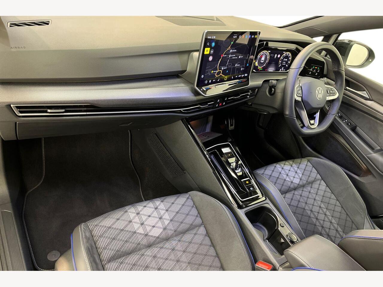 Used Volkswagen Golf 2025 for sale - 76680453: Photo 2