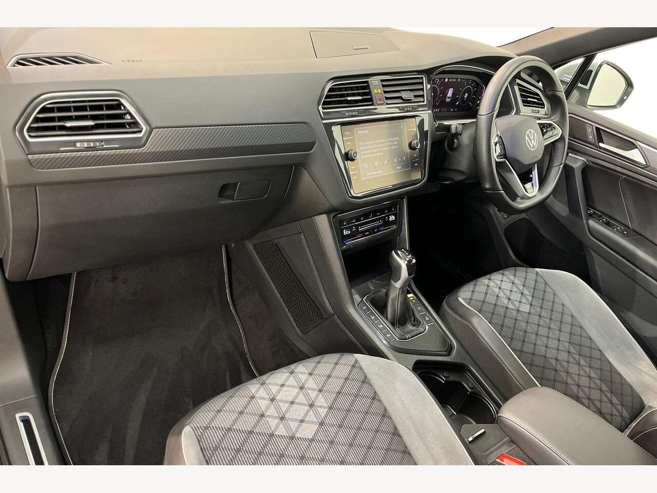 Used Volkswagen Tiguan 2021 for sale - 76674078: Photo 2