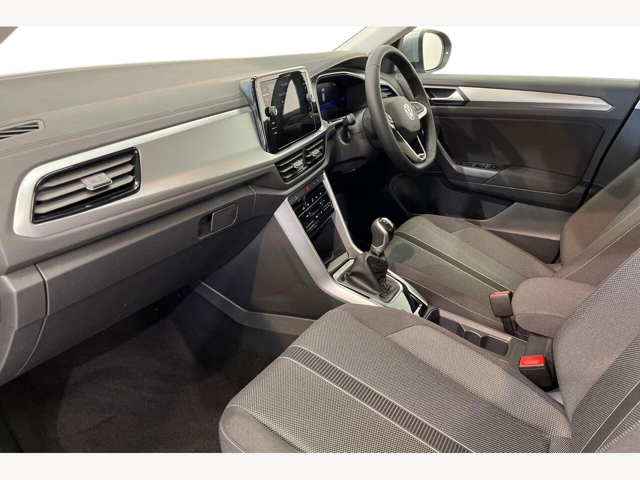 Used Volkswagen T-Roc 2025 for sale - 76679648: Photo 2