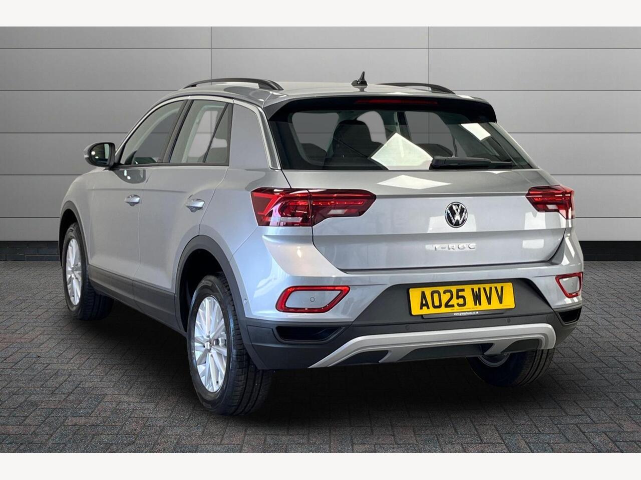 Used Volkswagen T-Roc 2025 for sale - 76679648: Photo 3