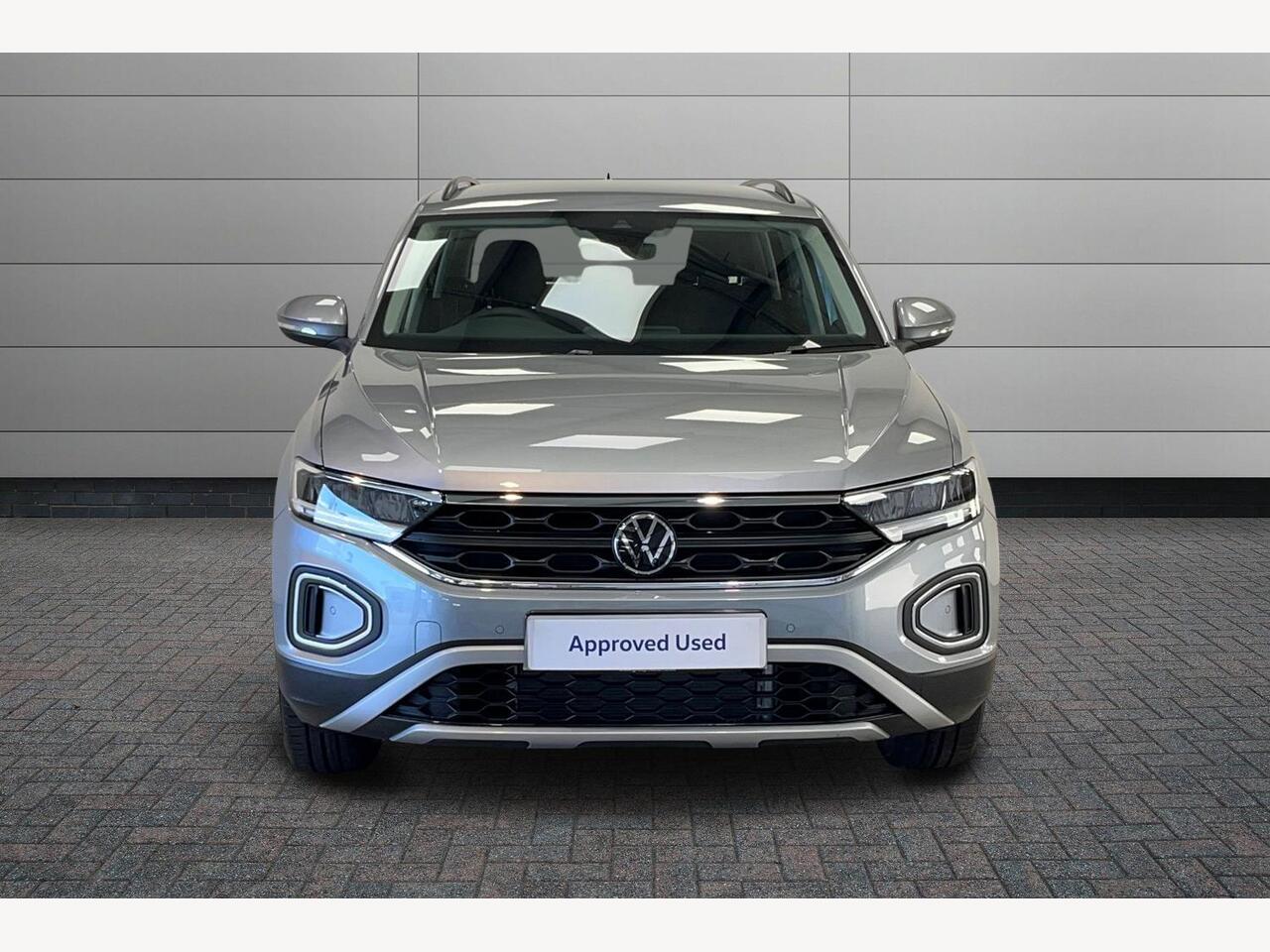 Used Volkswagen T-Roc 2025 for sale - 76679648: Photo 9