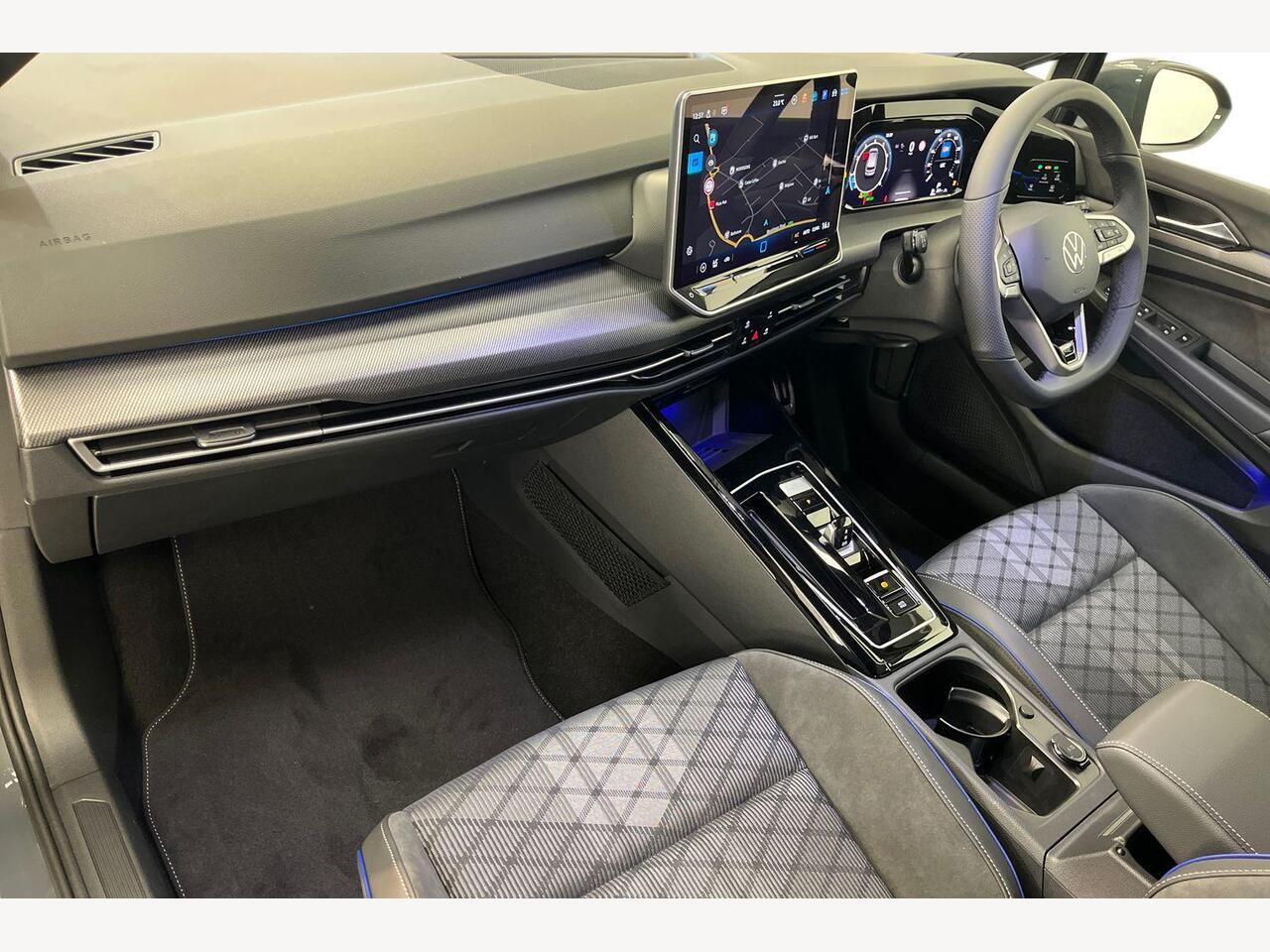 Used Volkswagen Golf 2025 for sale - 76678218: Photo 2