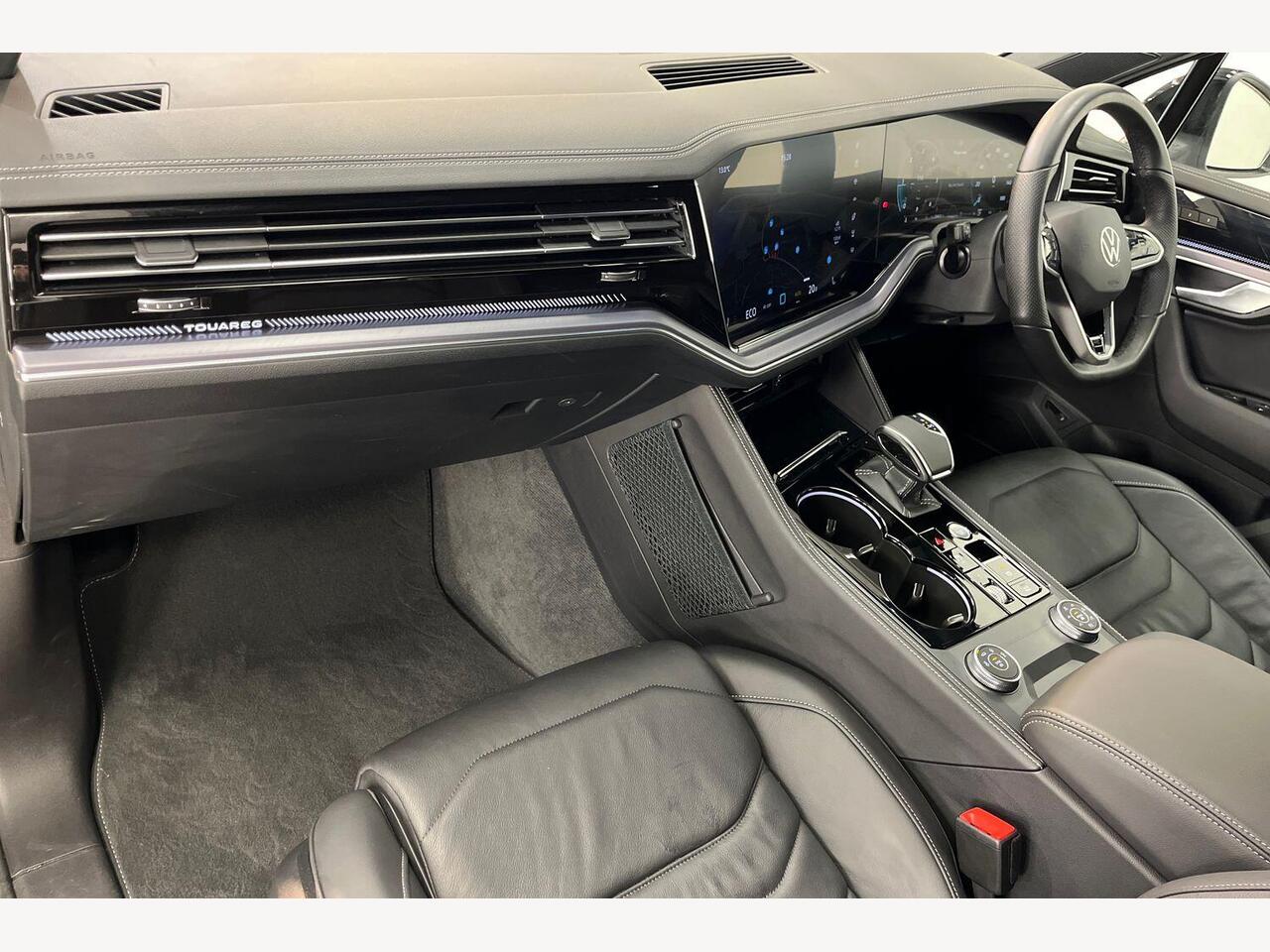 Used Volkswagen Touareg 2025 for sale - 76787917: Photo 2