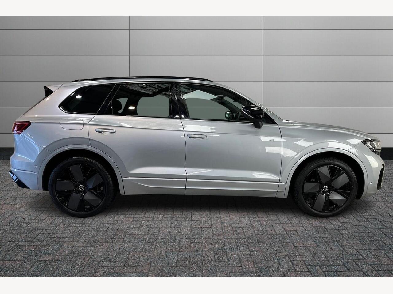 Used Volkswagen Touareg 2025 for sale - 76787917: Photo 5
