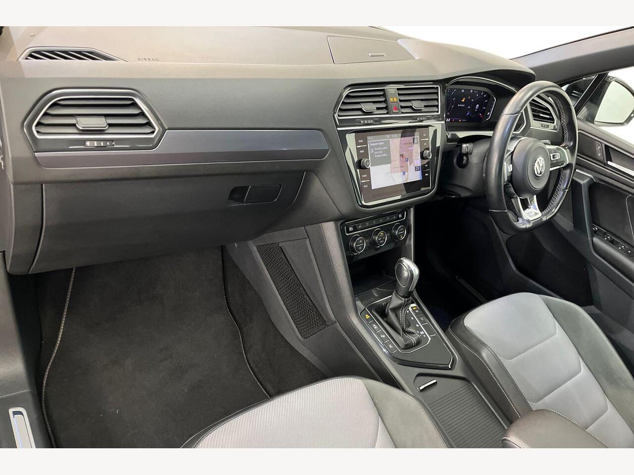 Used Volkswagen Tiguan 2020 for sale - 76856302: Photo 2
