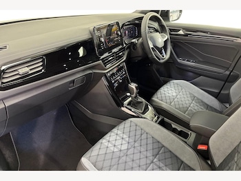 Used Volkswagen T-Roc 2025 for sale - 76692409: Photo