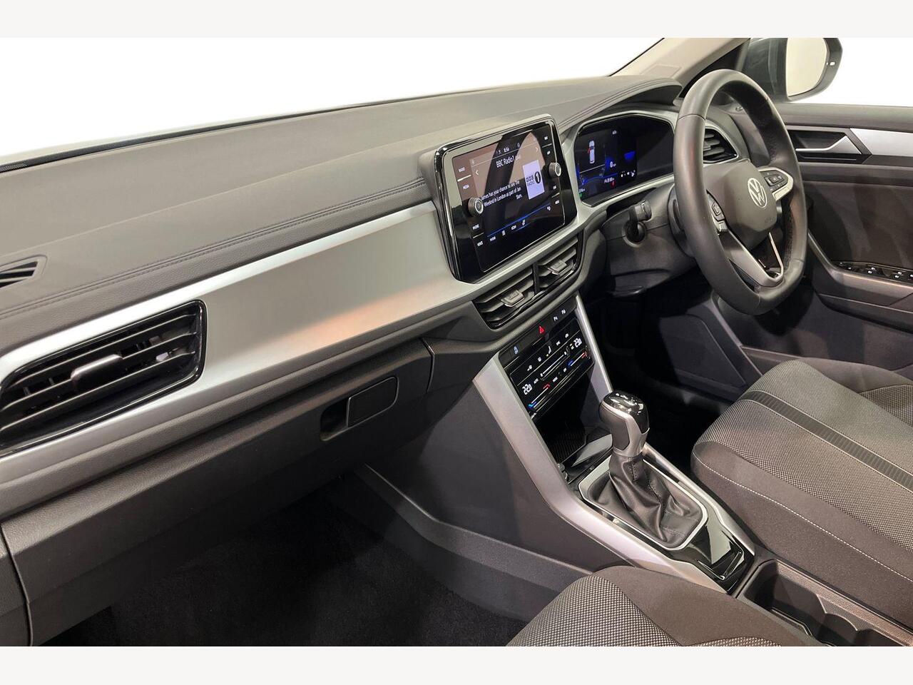 Used Volkswagen T-Roc 2024 for sale - 77457667: Photo 2