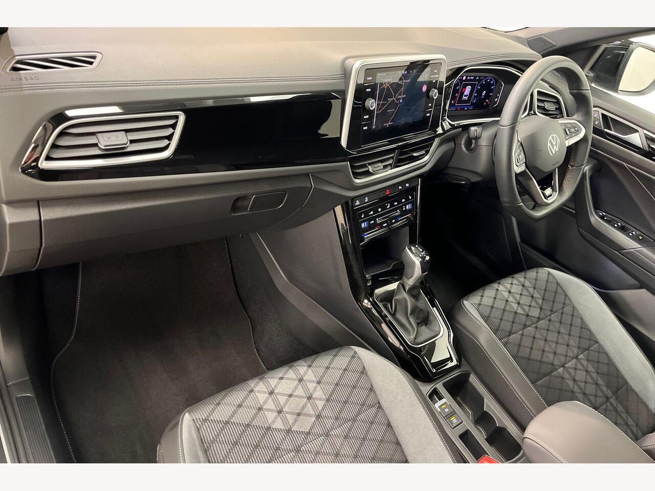 Used Volkswagen T-Roc 2025 for sale - 76927699: Photo 2