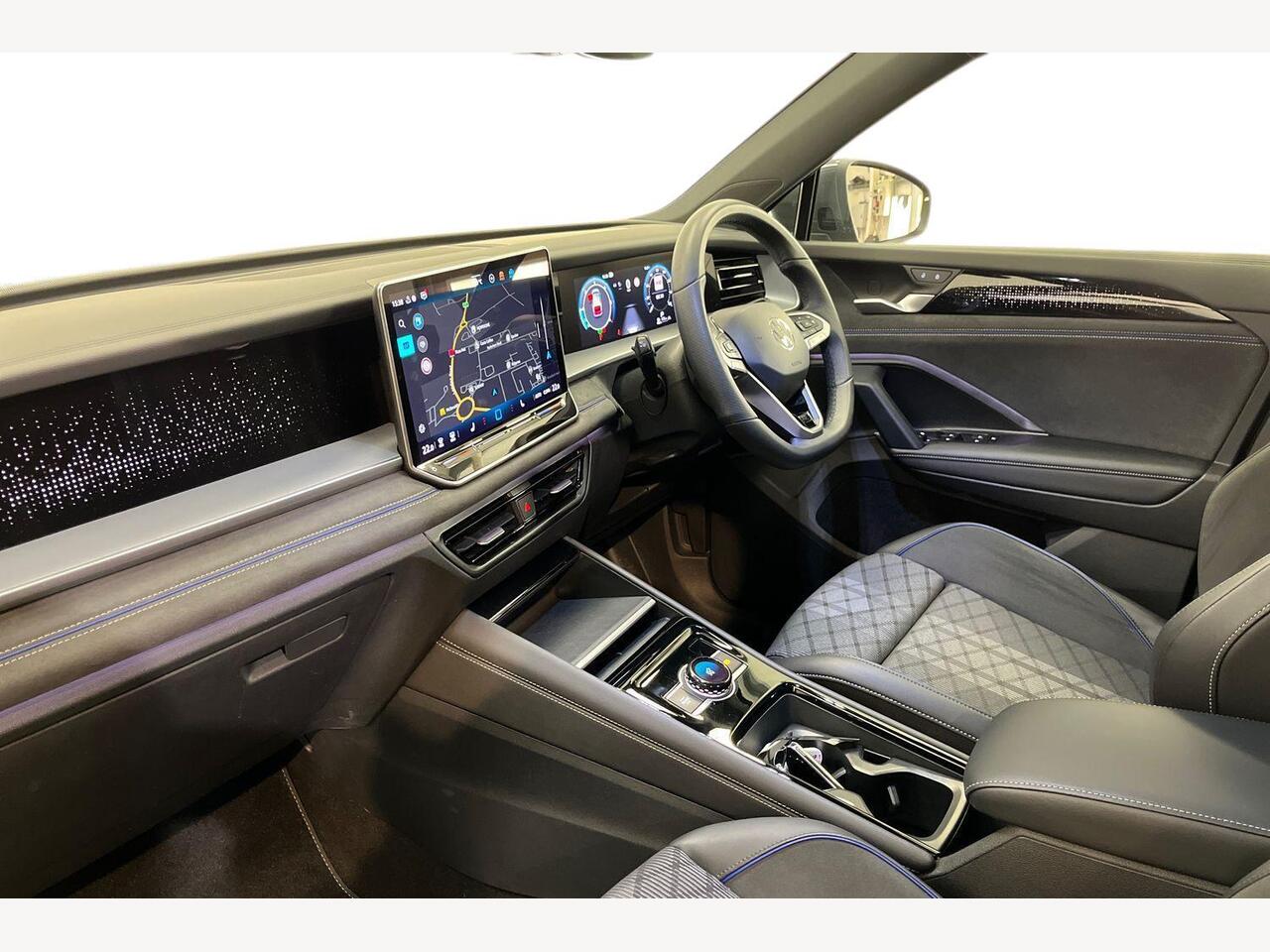 Used Volkswagen Touran 2025 for sale - 77528749: Photo 2