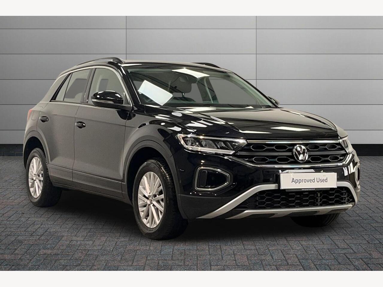 Used Volkswagen T-Roc 2023 for sale - 76675516: Photo 1