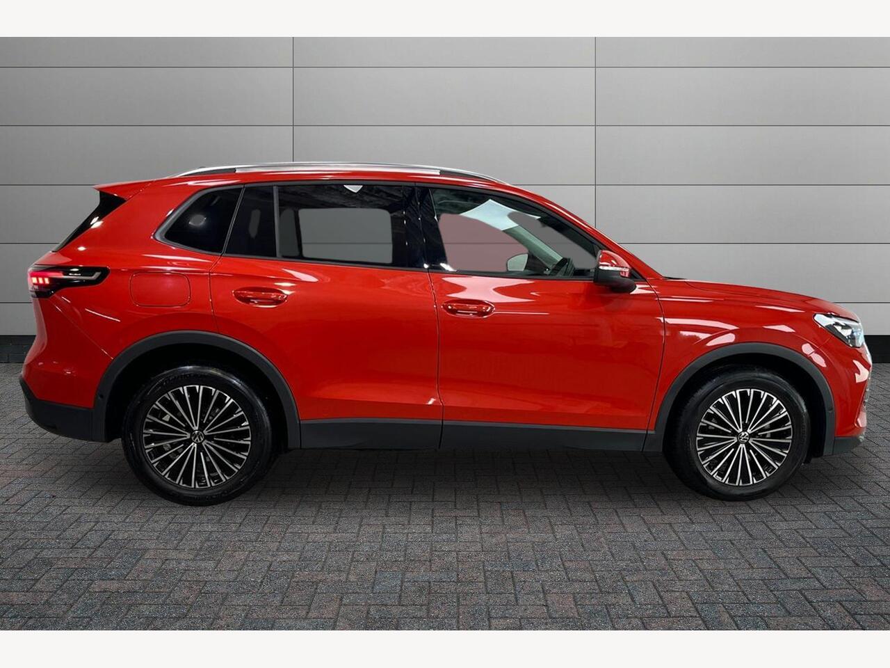 Used Volkswagen Tiguan 2024 for sale - 77647744: Photo 5