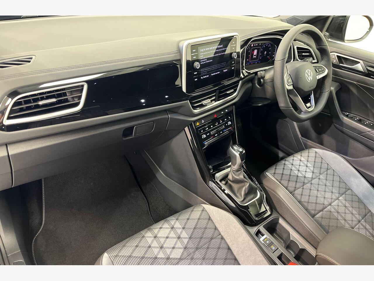 Used Volkswagen T-Roc 2025 for sale - 76678645: Photo 2