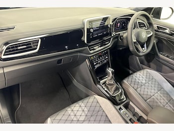 Used Volkswagen T-Roc 2025 for sale - 76678645: Photo