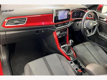 Used Volkswagen T-Roc 2022 for sale - 76675286: Photo