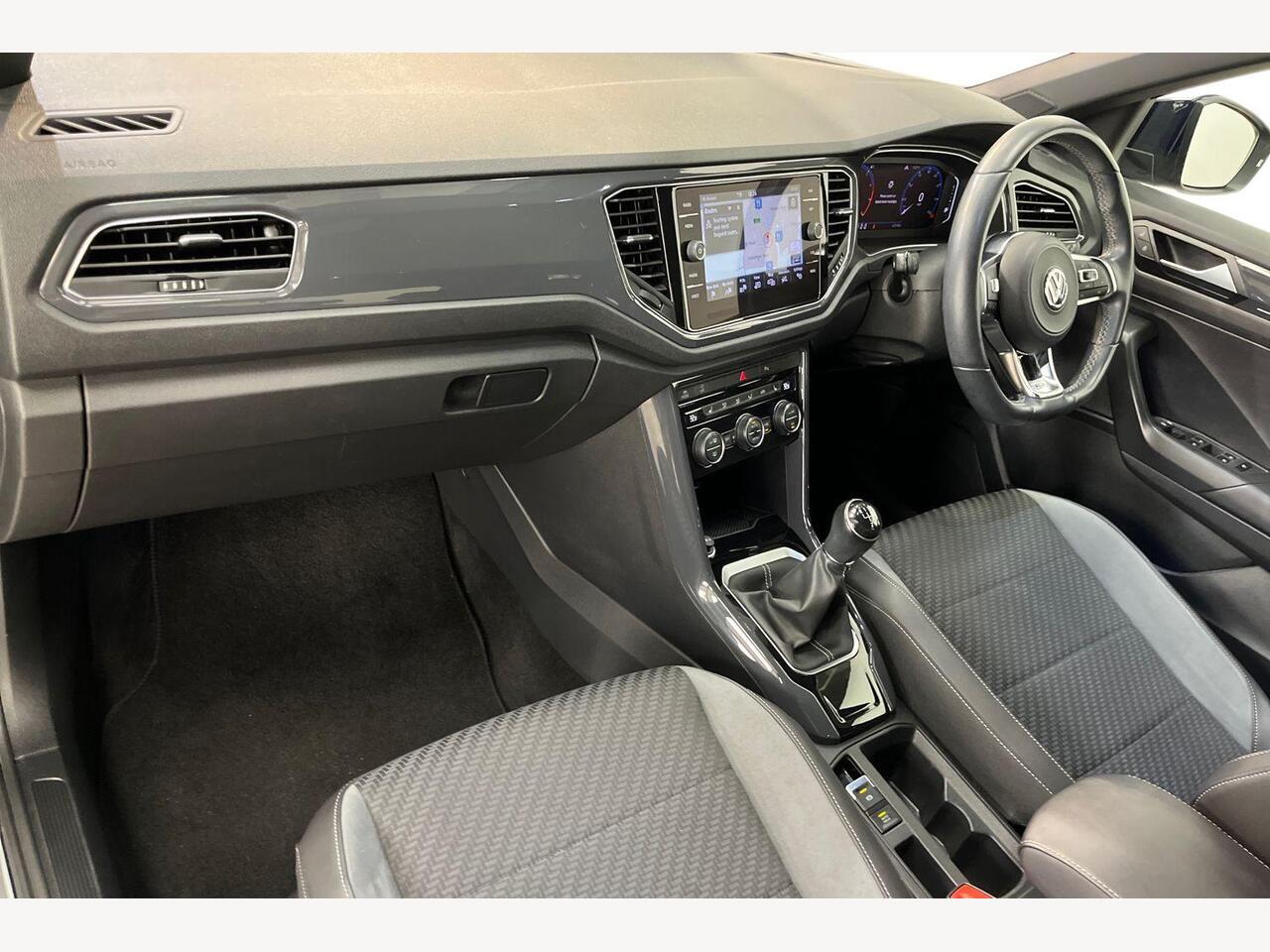 Used Volkswagen T-Roc 2019 for sale - 76673691: Photo 2