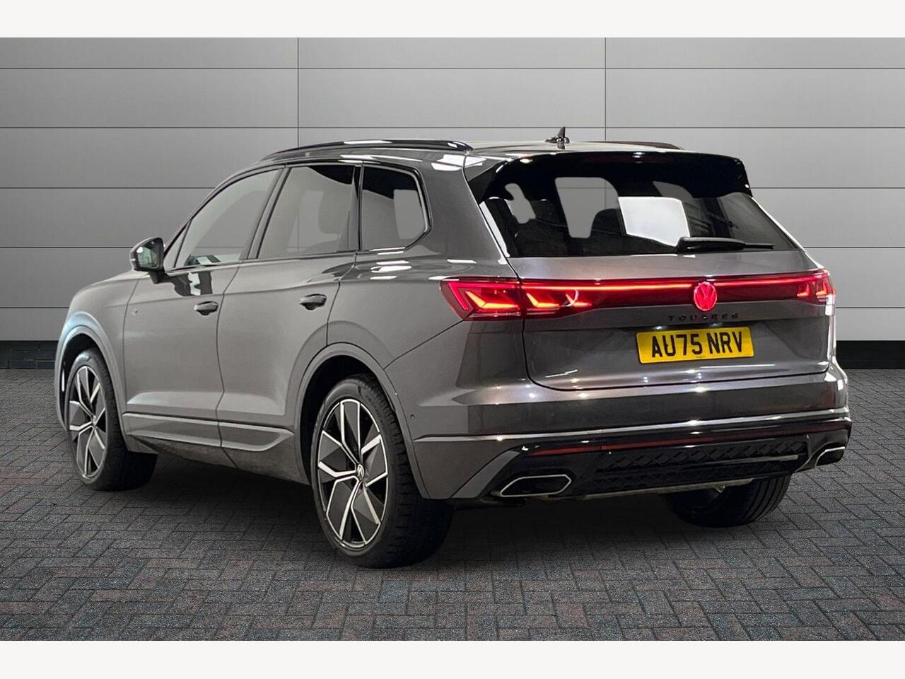 Used Volkswagen Touareg 2025 for sale - 77372779: Photo 3