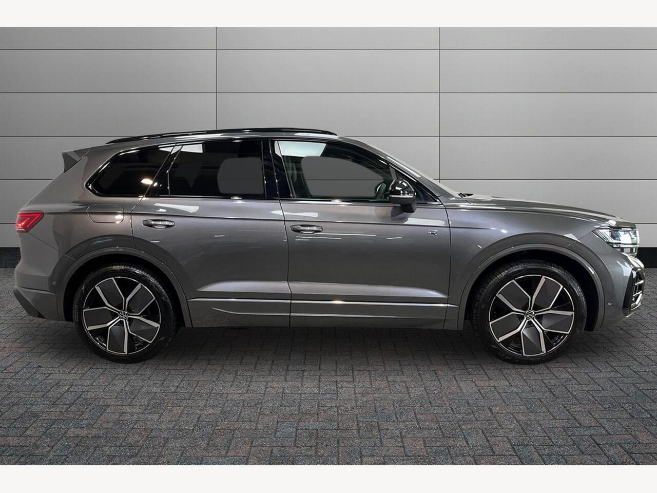 Used Volkswagen Touareg 2025 for sale - 77372779: Photo 5
