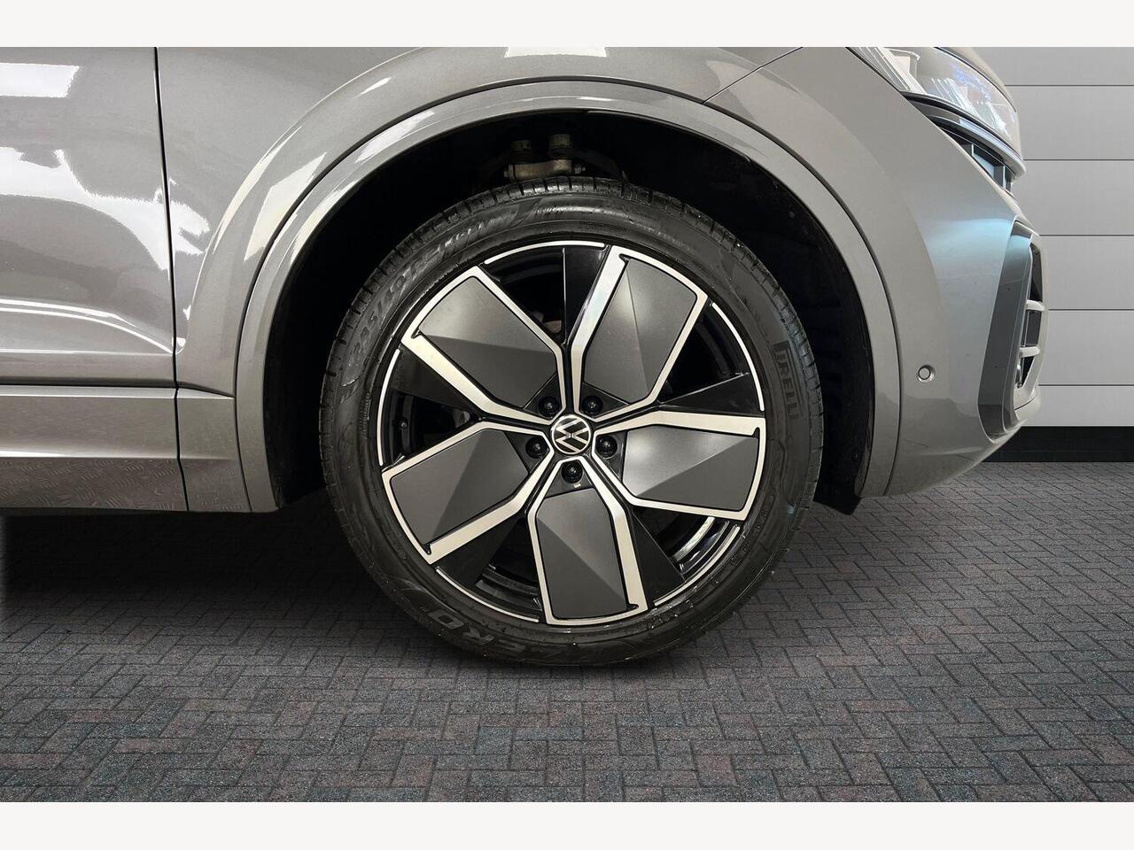 Used Volkswagen Touareg 2025 for sale - 77372779: Photo 7